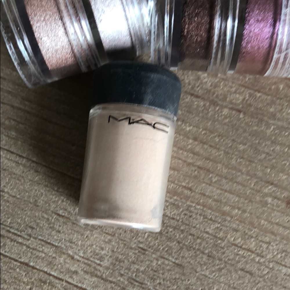 Mac eyeshadow pigments- summer stash metallic set